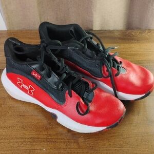 Under Armour Mens 8 Red and Black Athletic Sneakers